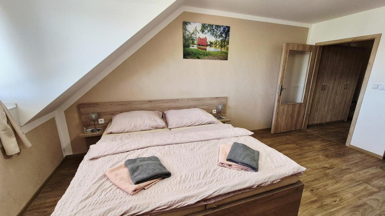 Penzion a restaurace Zlatovláska u zámku Červená Lhota