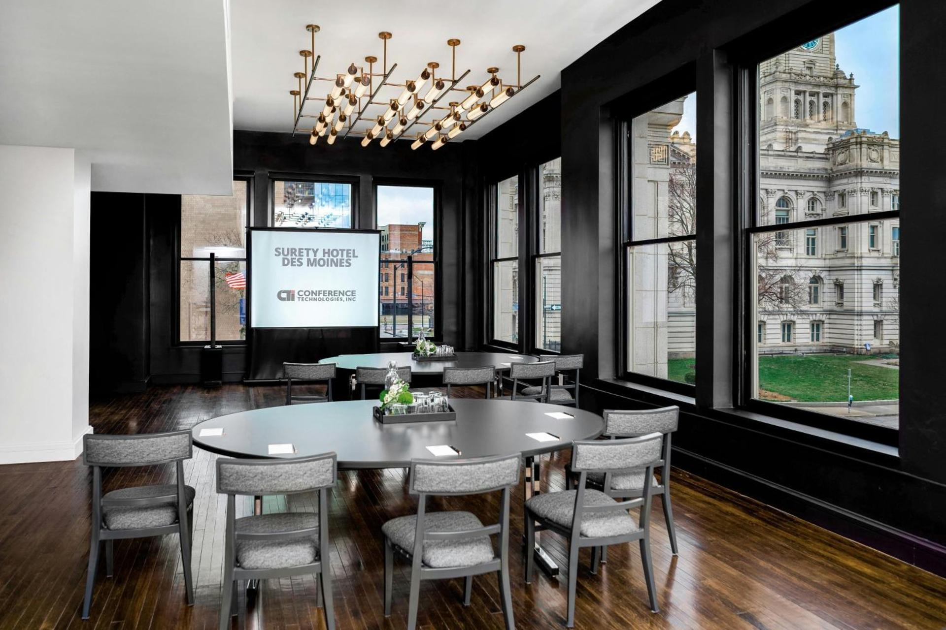 Meeting/conference room