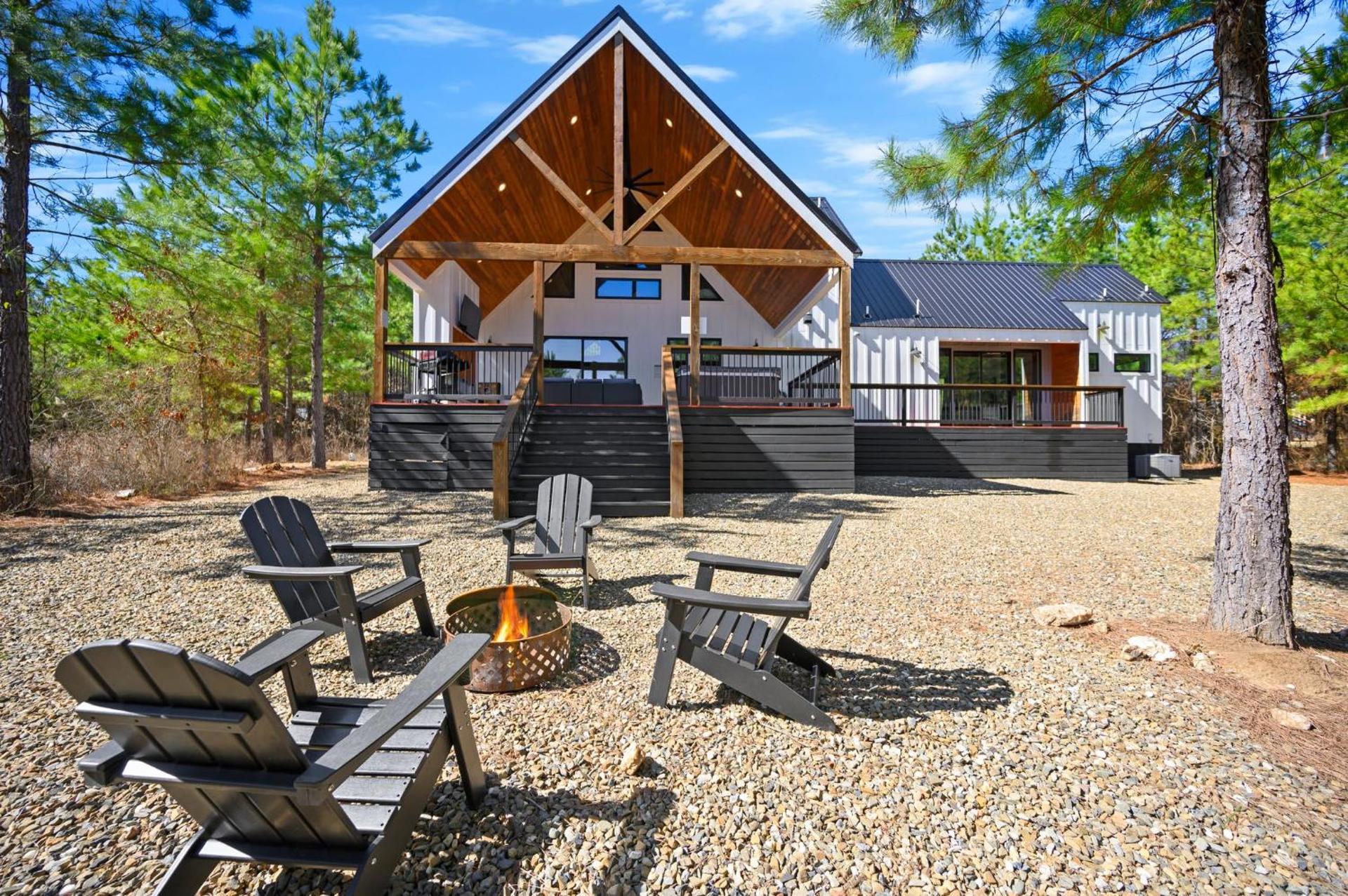 Sugar Bear Den Stay for 10