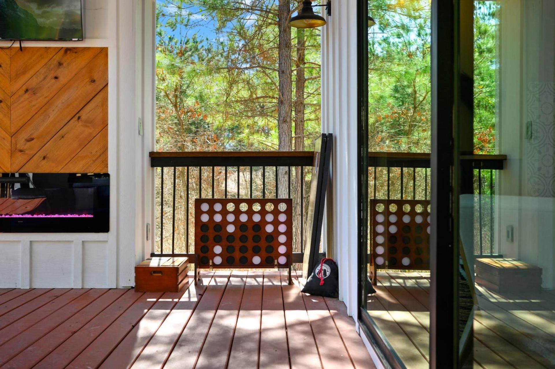 Sugar Bear Den Stay for 10