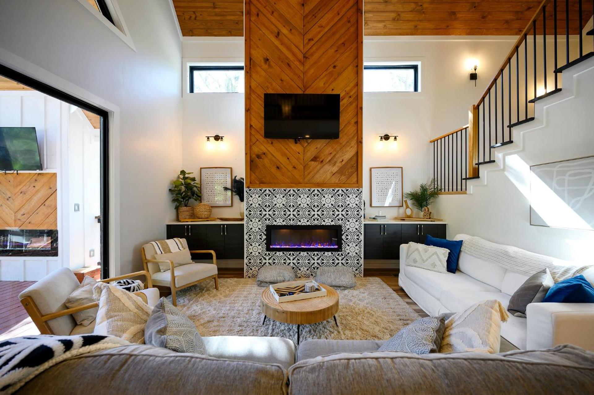 Sugar Bear Den Stay for 10