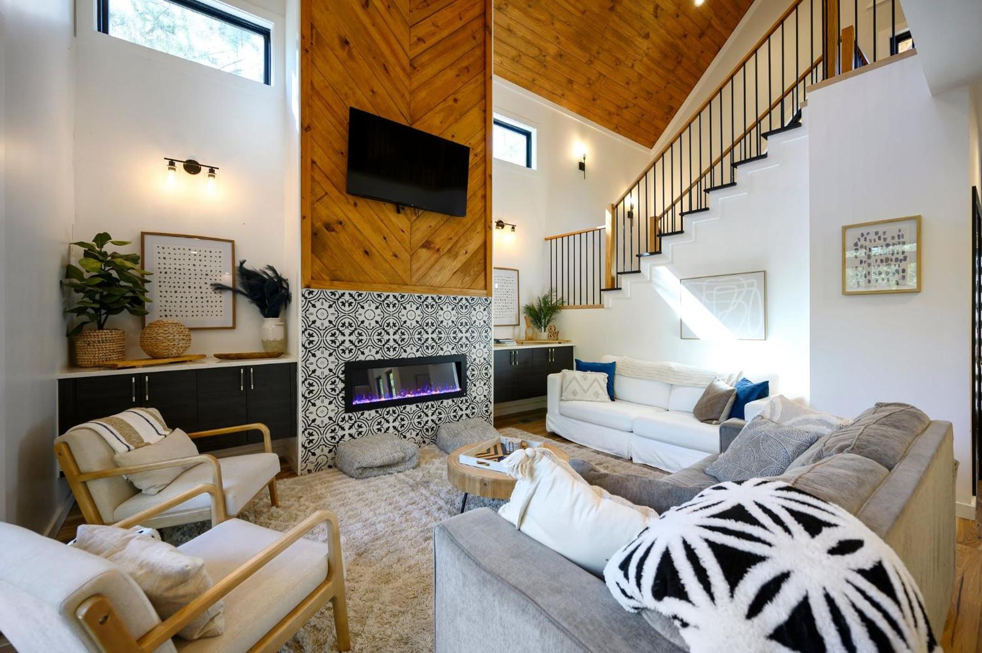 Sugar Bear Den Stay for 10