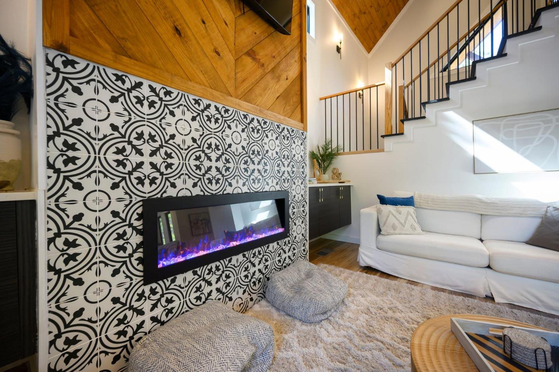 Sugar Bear Den Stay for 10