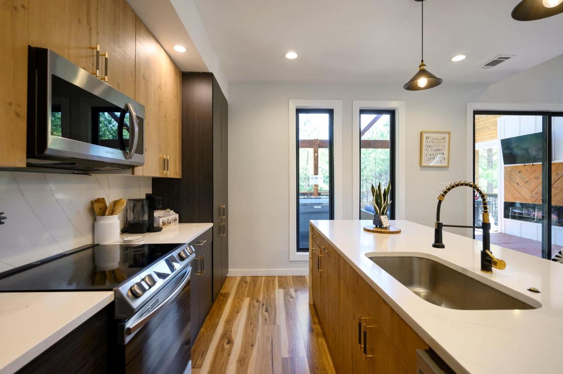 Sugar Bear Den Stay for 10