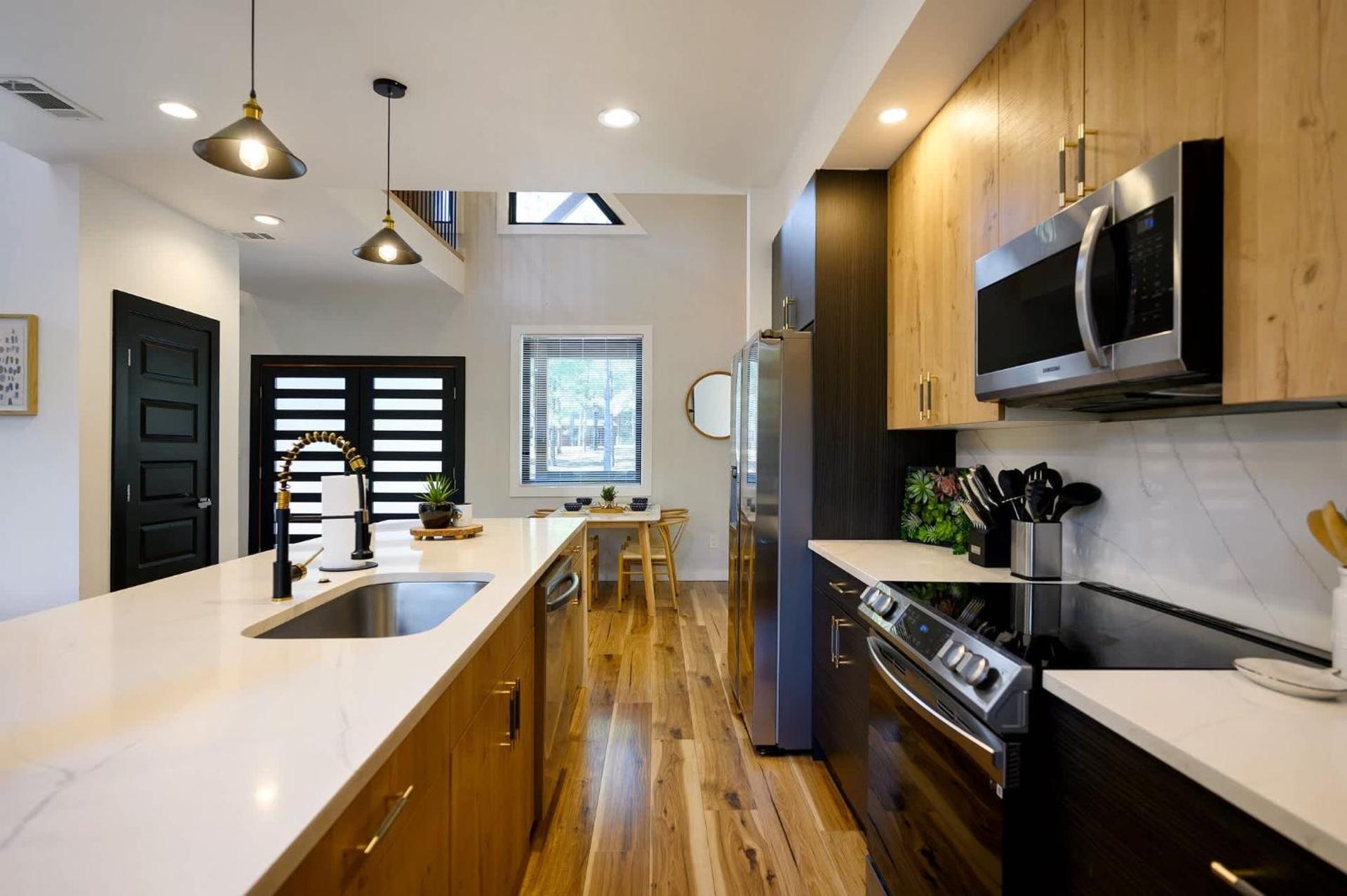 Sugar Bear Den Stay for 10