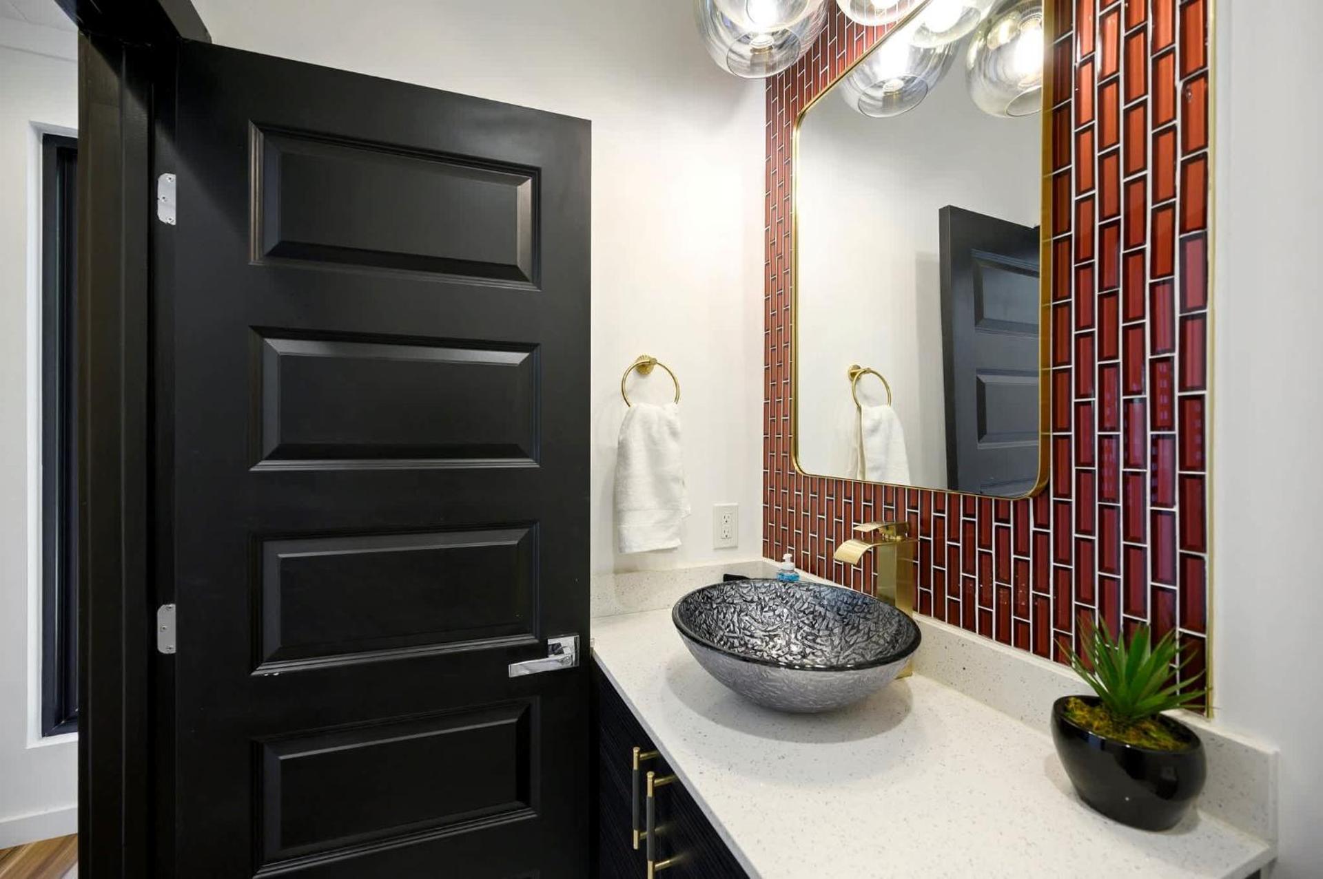 Sugar Bear Den Stay for 10