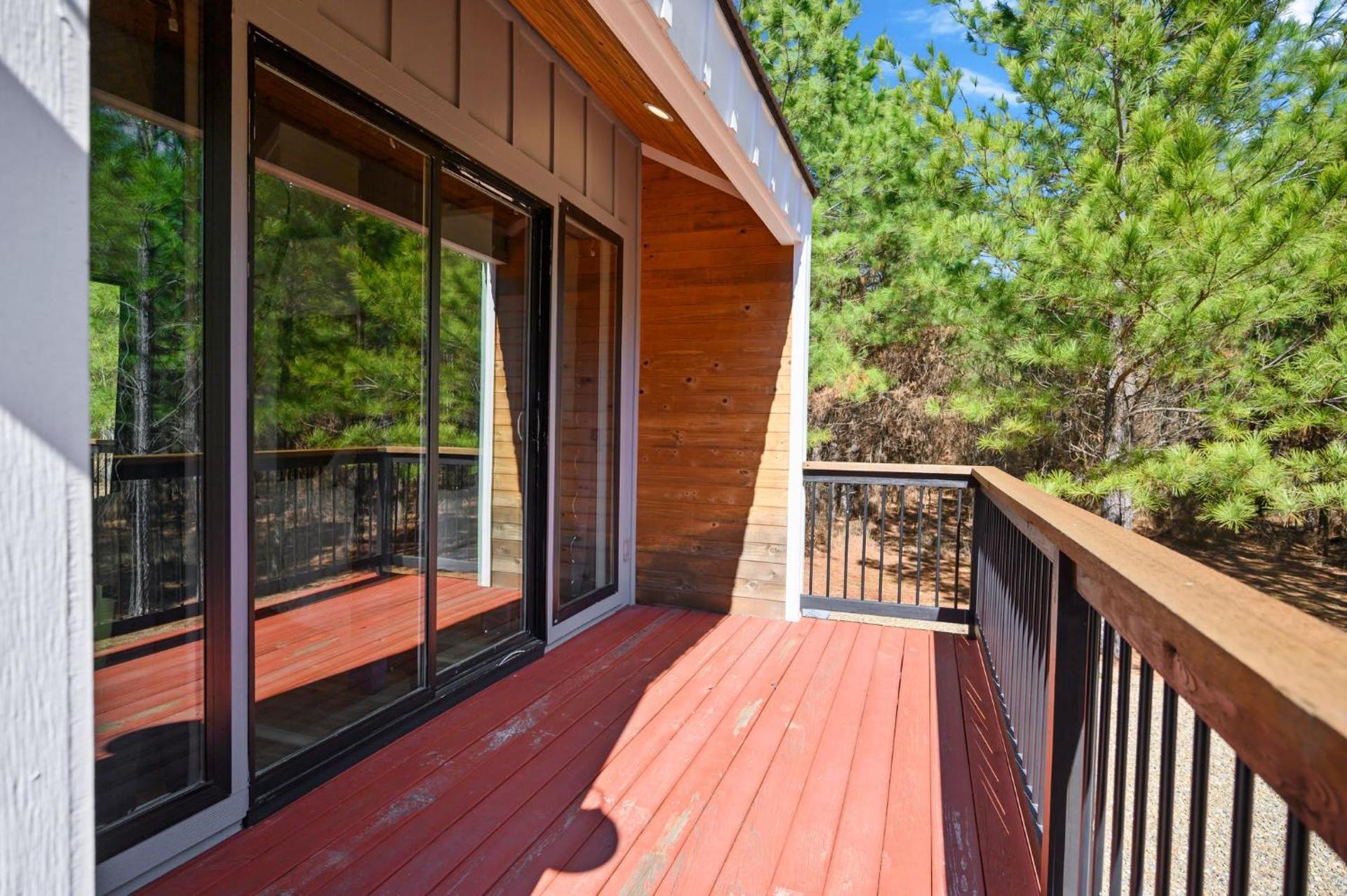 Sugar Bear Den Stay for 10