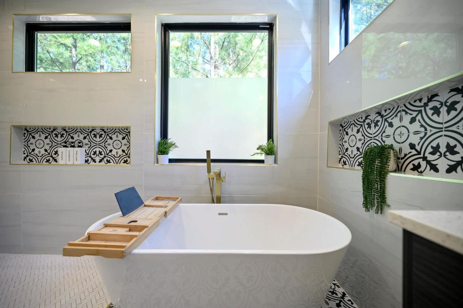 Sugar Bear Den Stay for 10