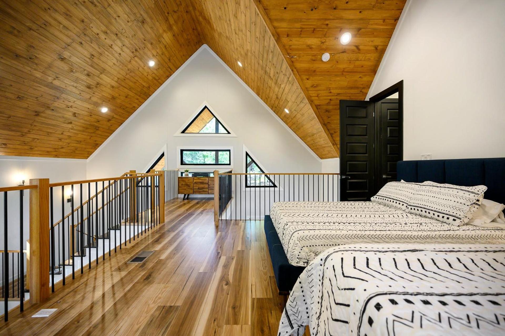 Sugar Bear Den Stay for 10