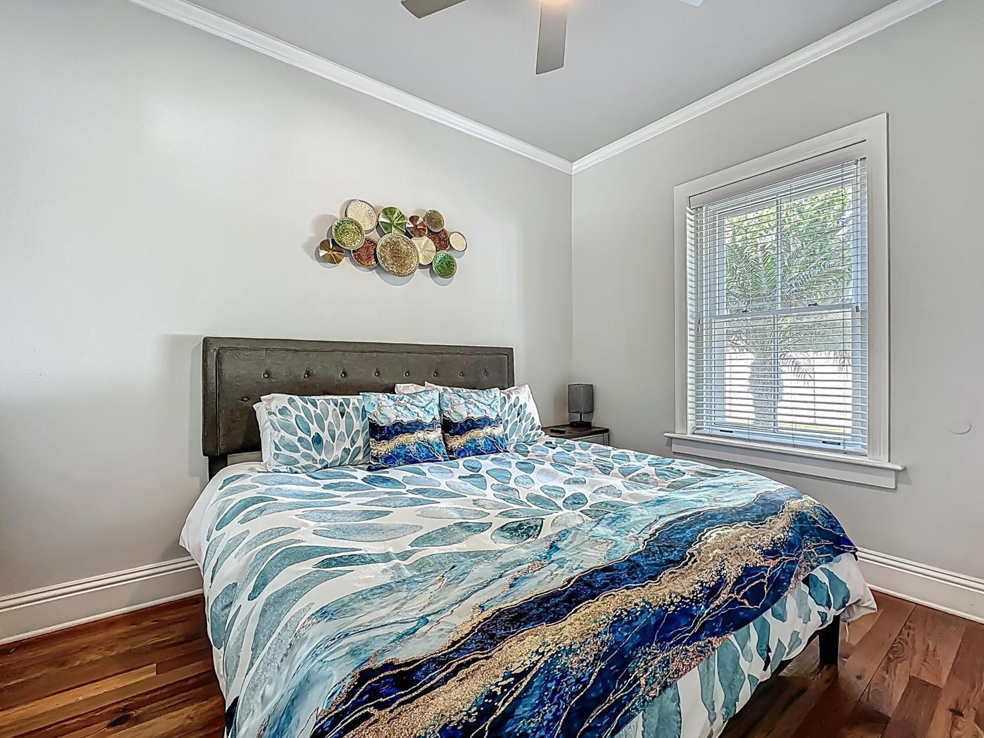 Cozy Quiet St Augustine Private Condo - 2bed, 1 bath, Sleeps 6, Steps to Historic St Augustine Center & All Tourist Attractions, Restaurants, Cafes, Backyard, Porch