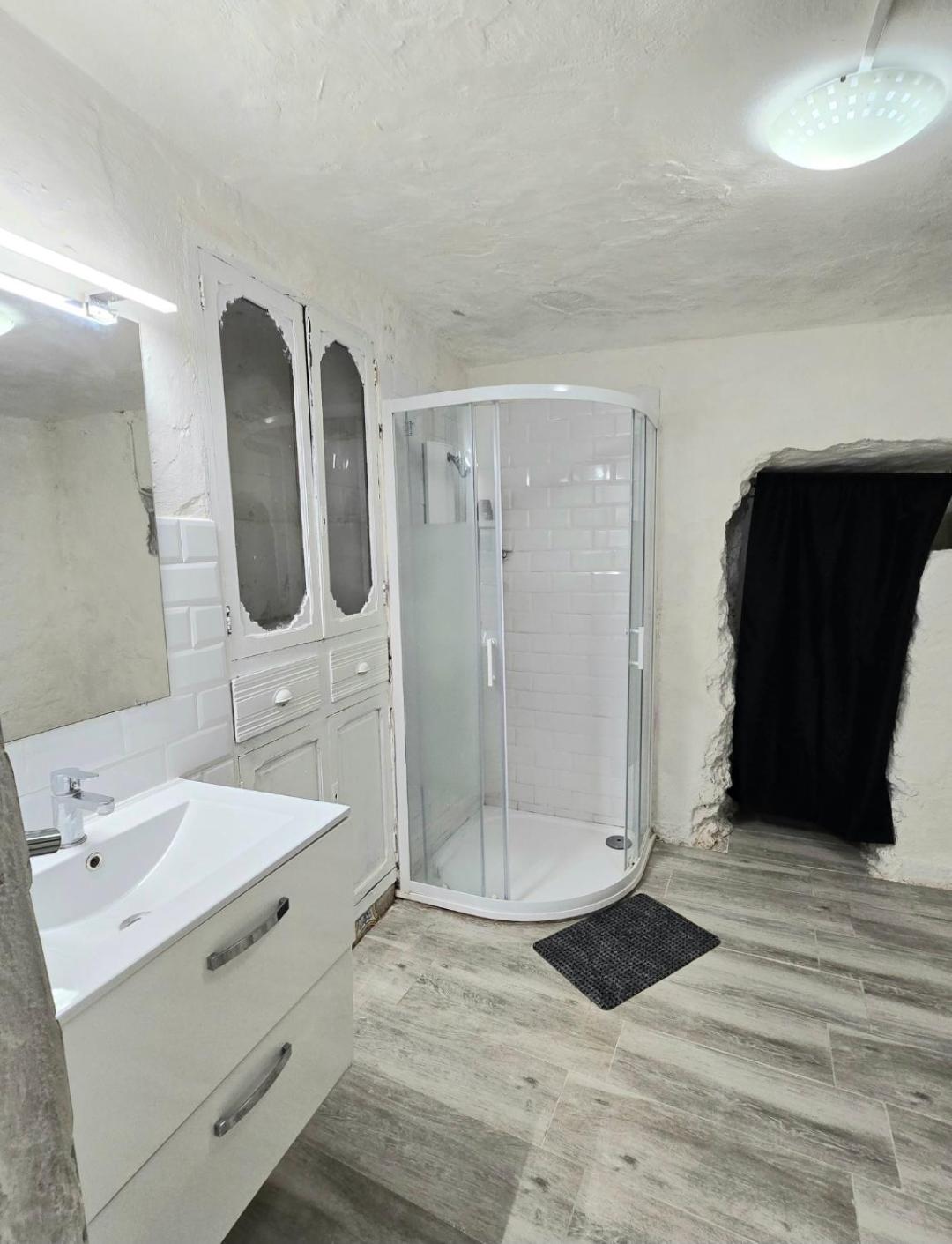 Casa Cueva Puerta Verde