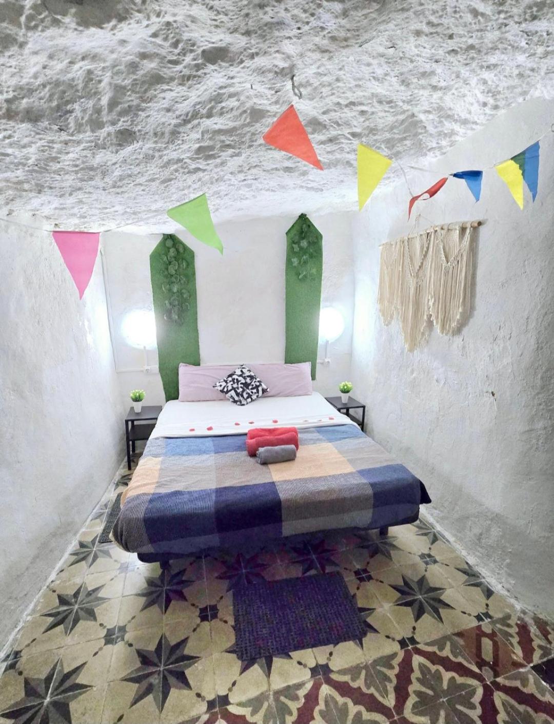 Casa Cueva Puerta Verde