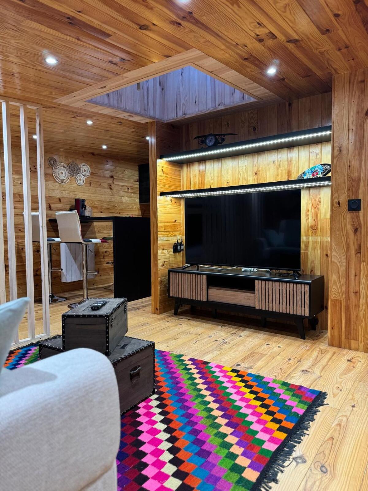 Communal lounge/ TV room