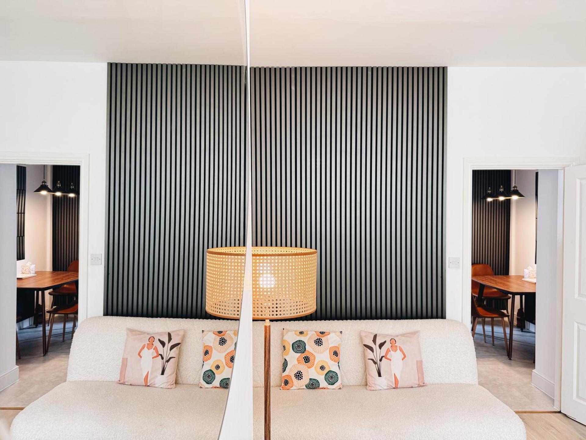 Bee Stays - Pickmere House