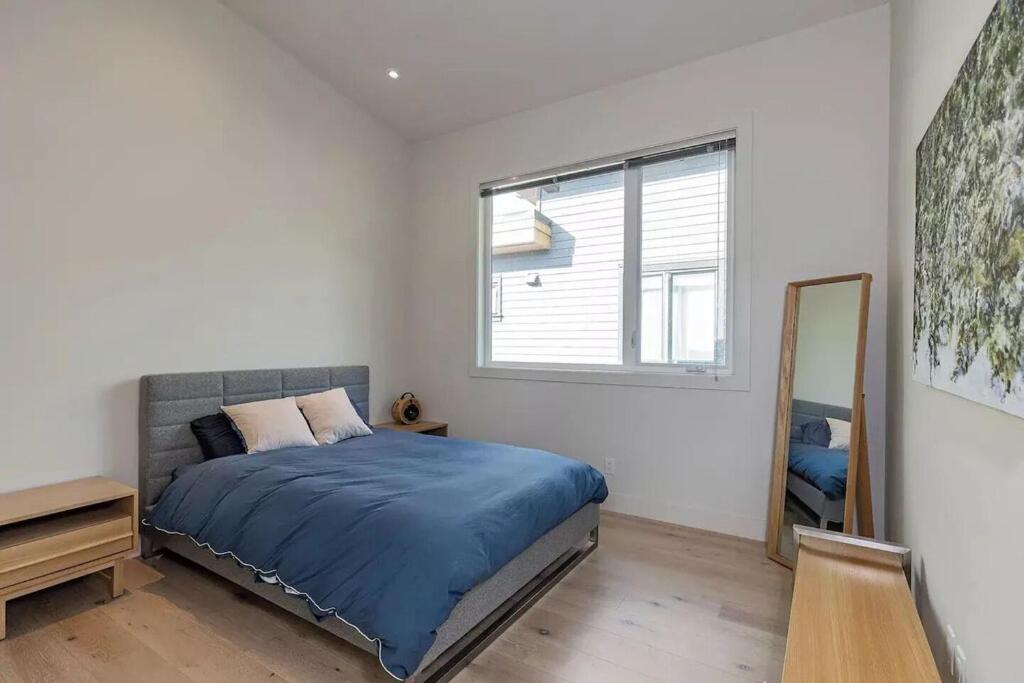 Large Modern Home in Squamish