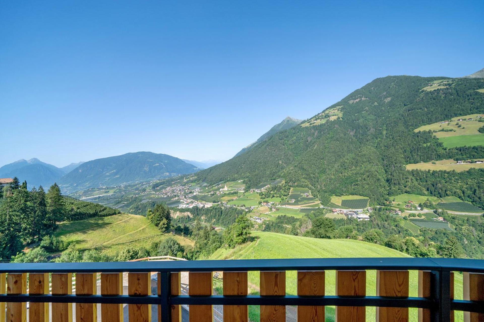 Two-Bedroom Deluxe Apartment with Garden View