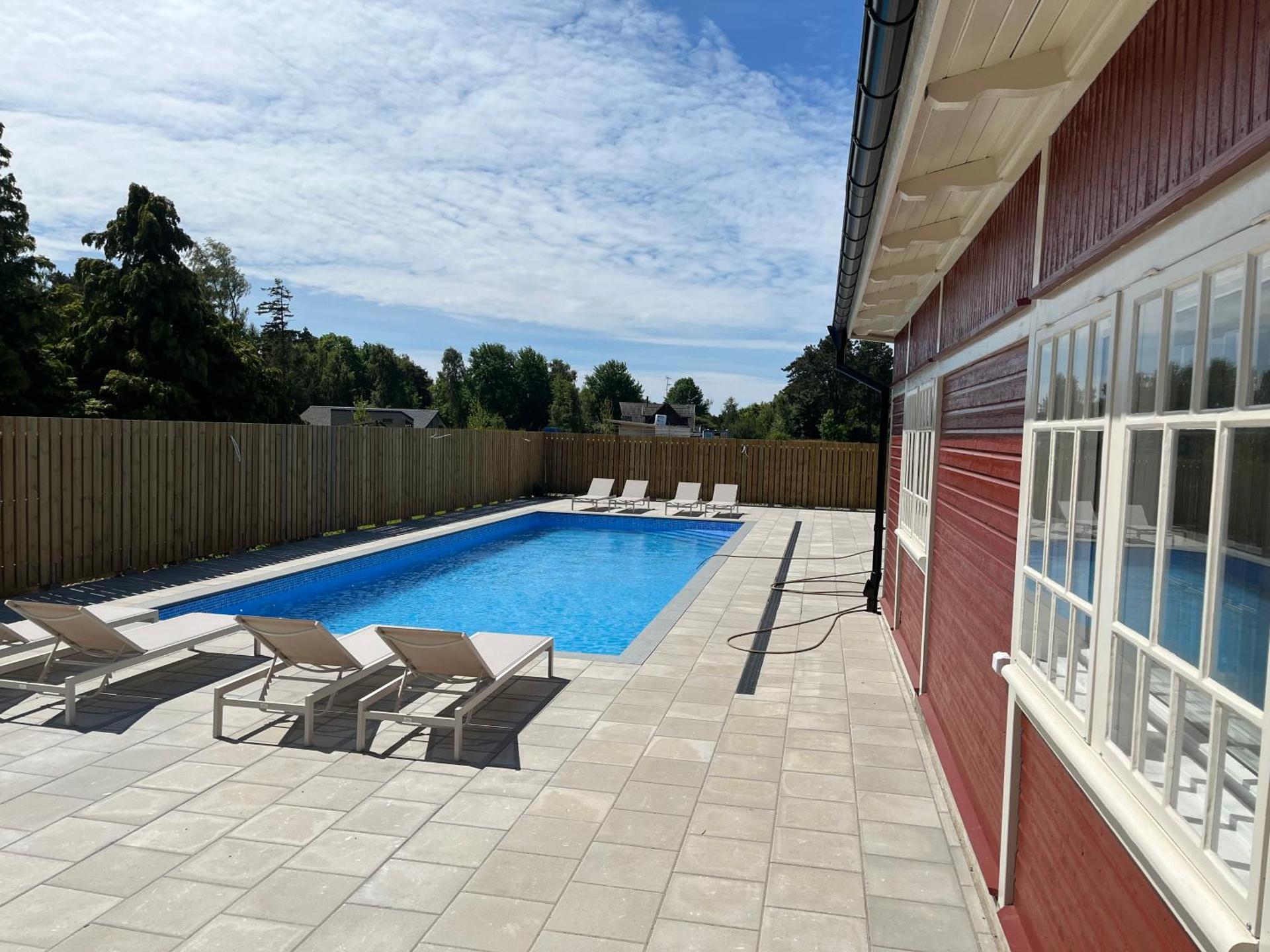 Nybyggd lgh 100m till stranden, 150m till golfbana ,samt gemensam pool och spa