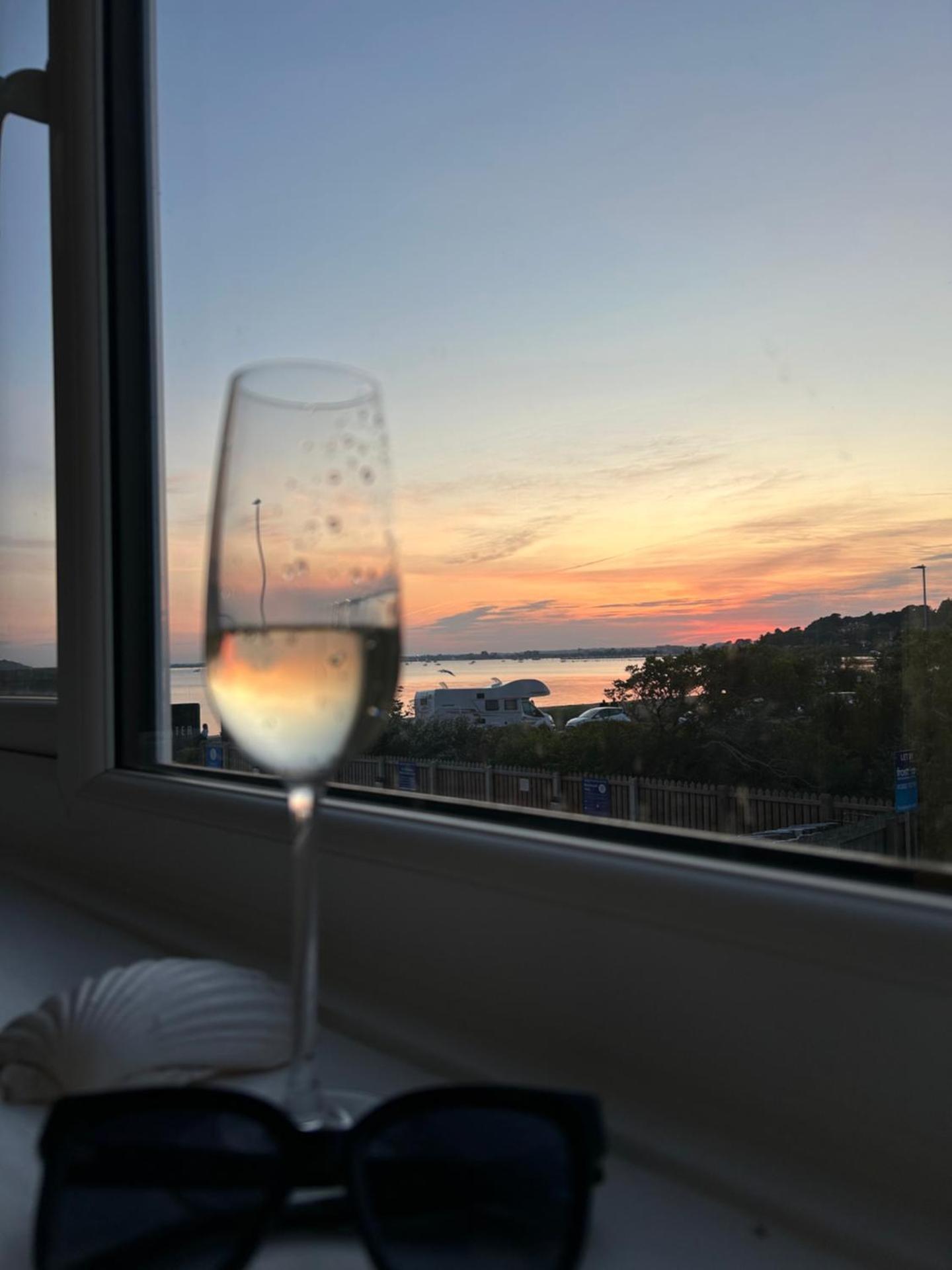 SHOREBANKS - Harbour View Apartment in Sandbanks.