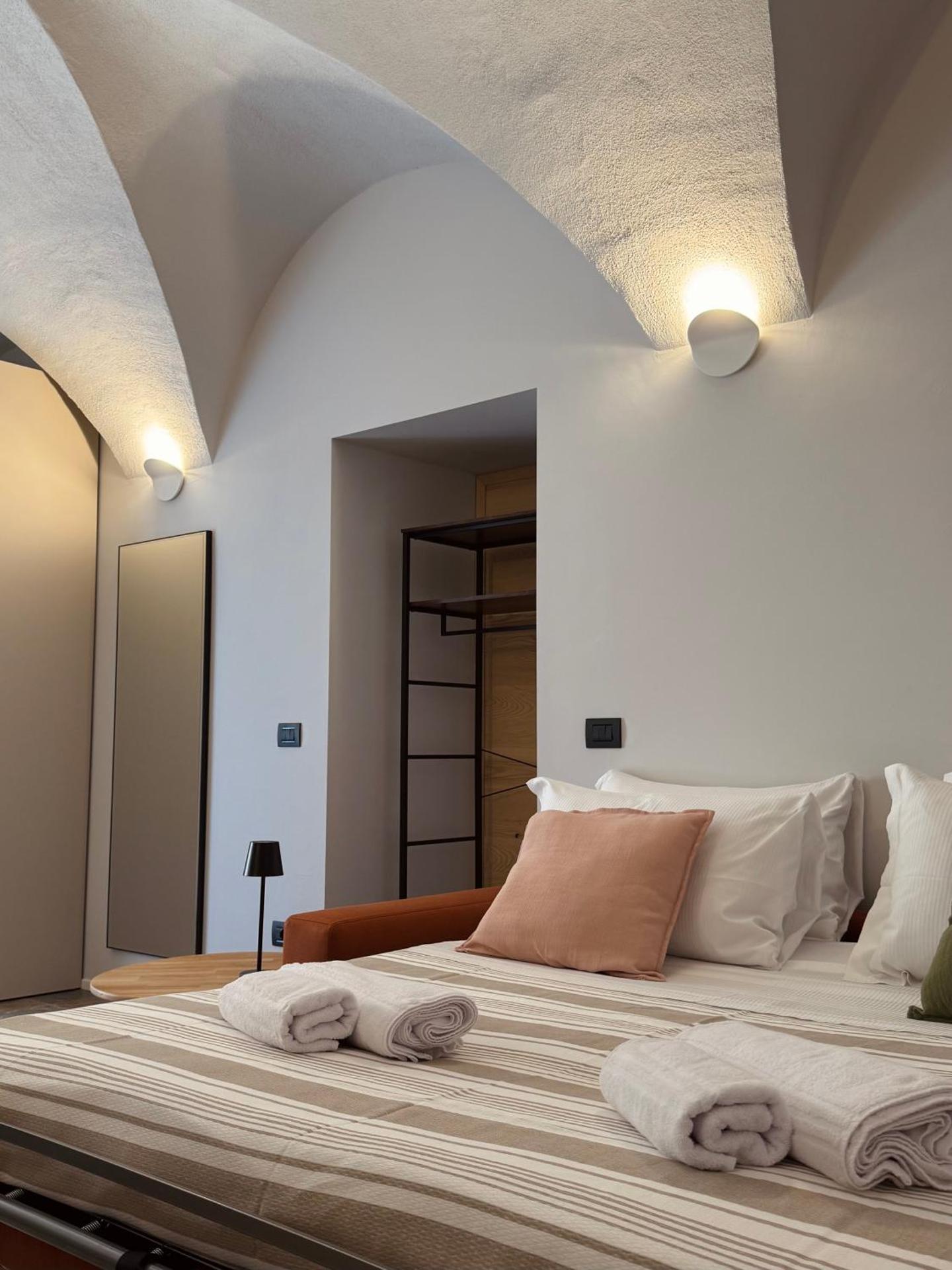 Al 3-5-7 Lake Retreat