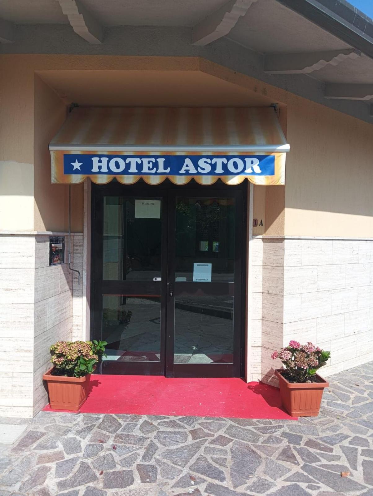 Hotel Astor Lago