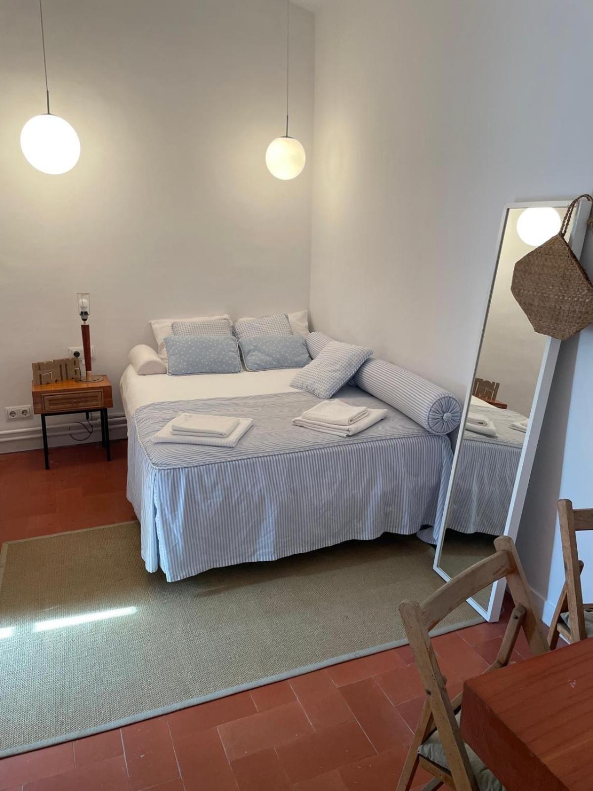 Casa con jardín y barbacoa