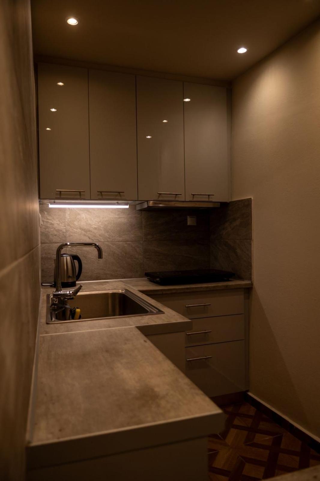 TSABAS BEACH SIDE APARTMENTS ΤΣΑΜΠΑΣ παραλιακά διαμερίσματα 1