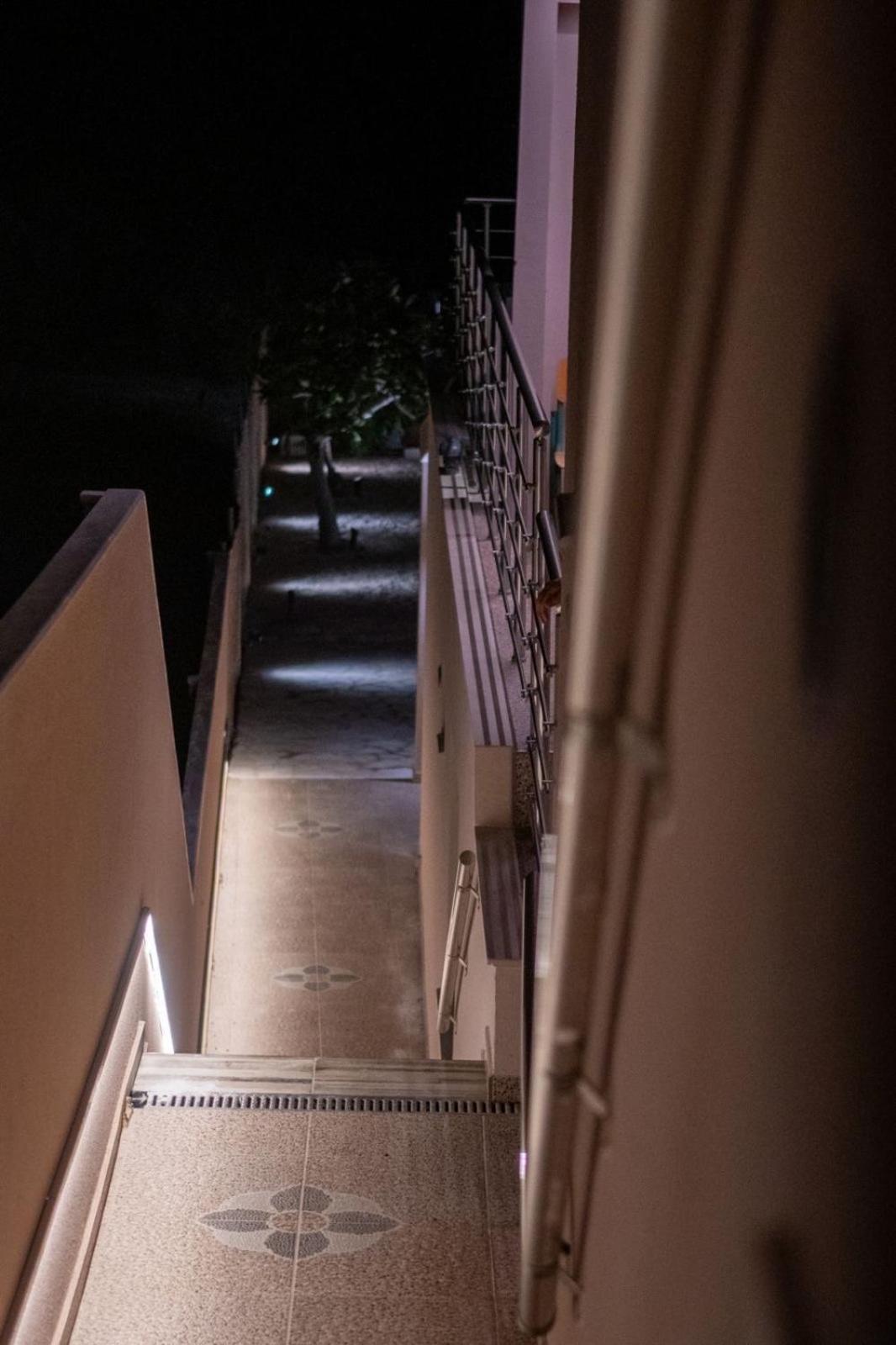 TSABAS BEACH SIDE APARTMENTS ΤΣΑΜΠΑΣ παραλιακά διαμερίσματα 1