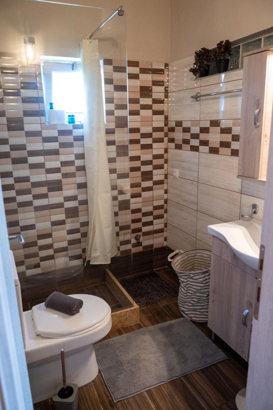 TSABAS BEACH SIDE APARTMENTS ΤΣΑΜΠΑΣ παραλιακά διαμερίσματα 1