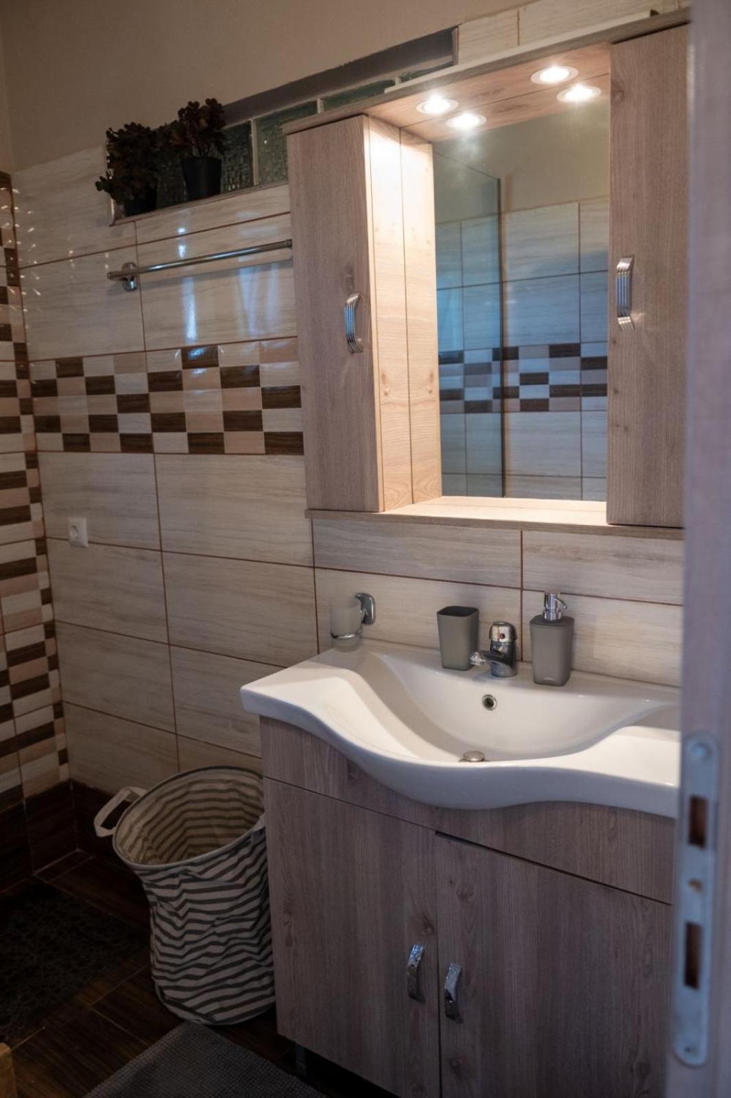 TSABAS BEACH SIDE APARTMENTS ΤΣΑΜΠΑΣ παραλιακά διαμερίσματα 1