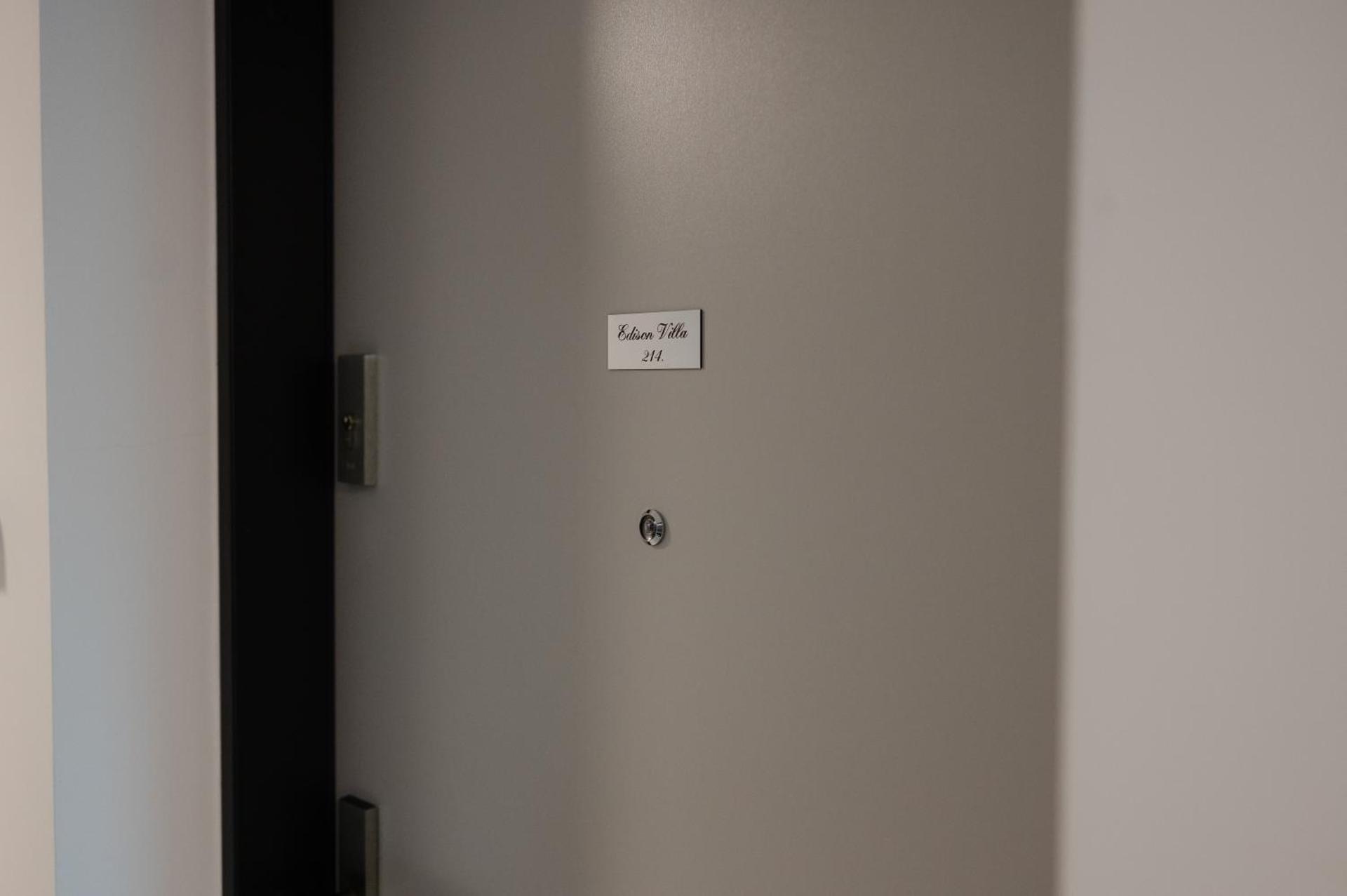 Edison Villa 214