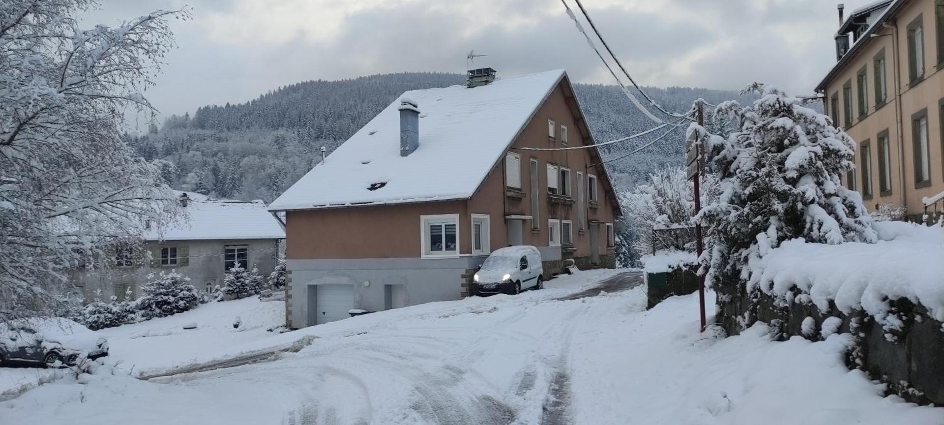 AU MENILOIS entre Montagne et Forêt