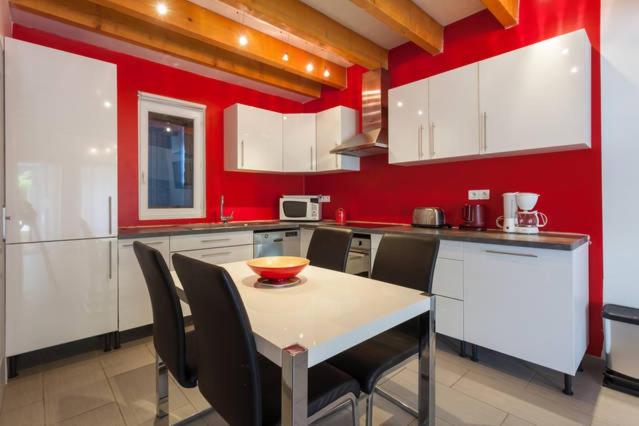 Kitchen or kitchenette