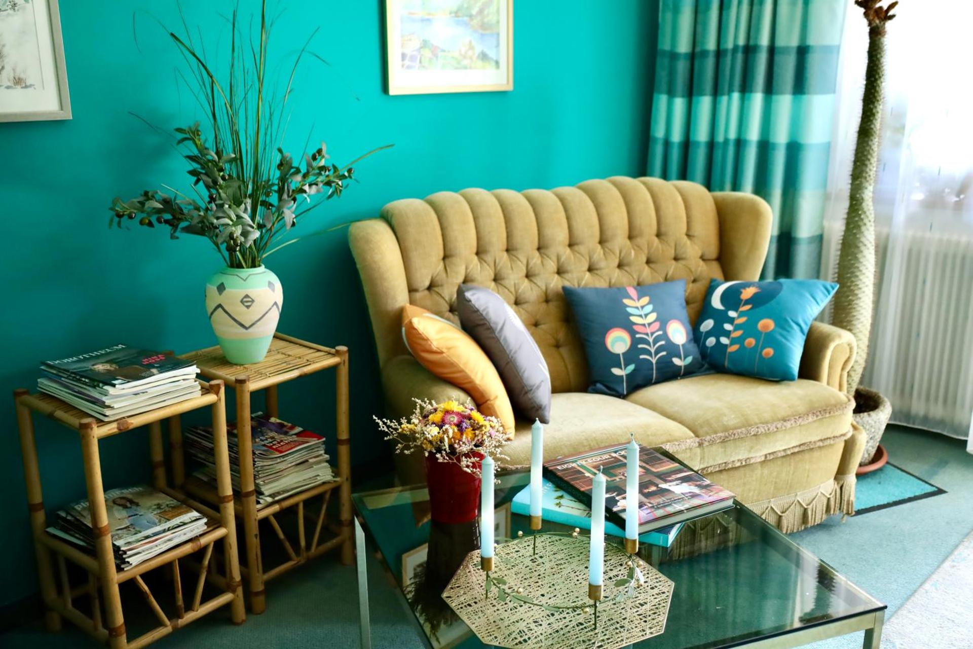 Communal lounge/ TV room