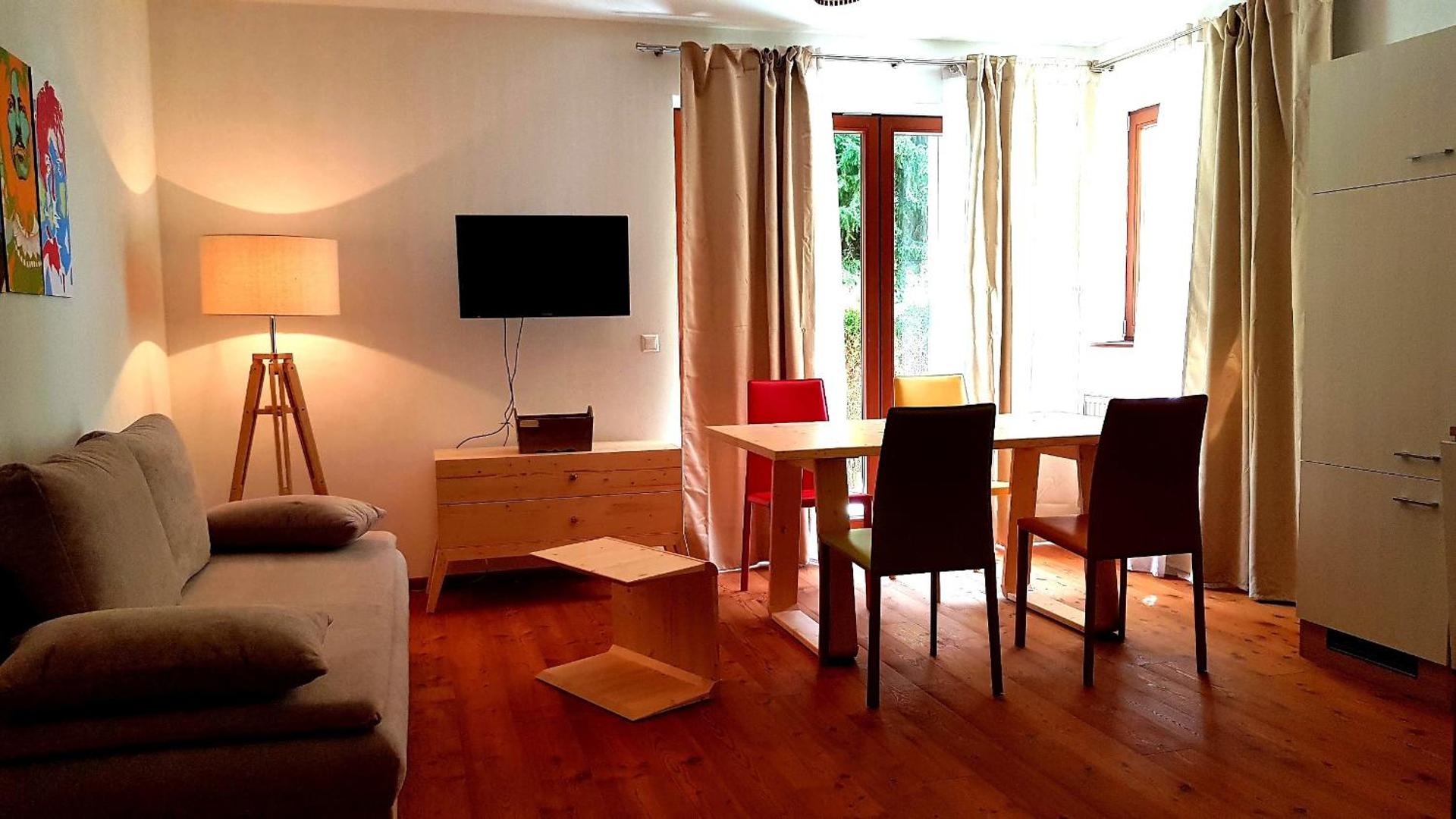 Communal lounge/ TV room