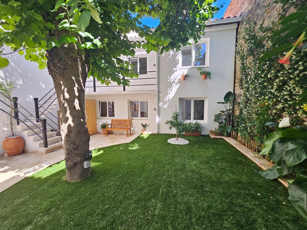 T2 climatisé à 50m du port et de la plage