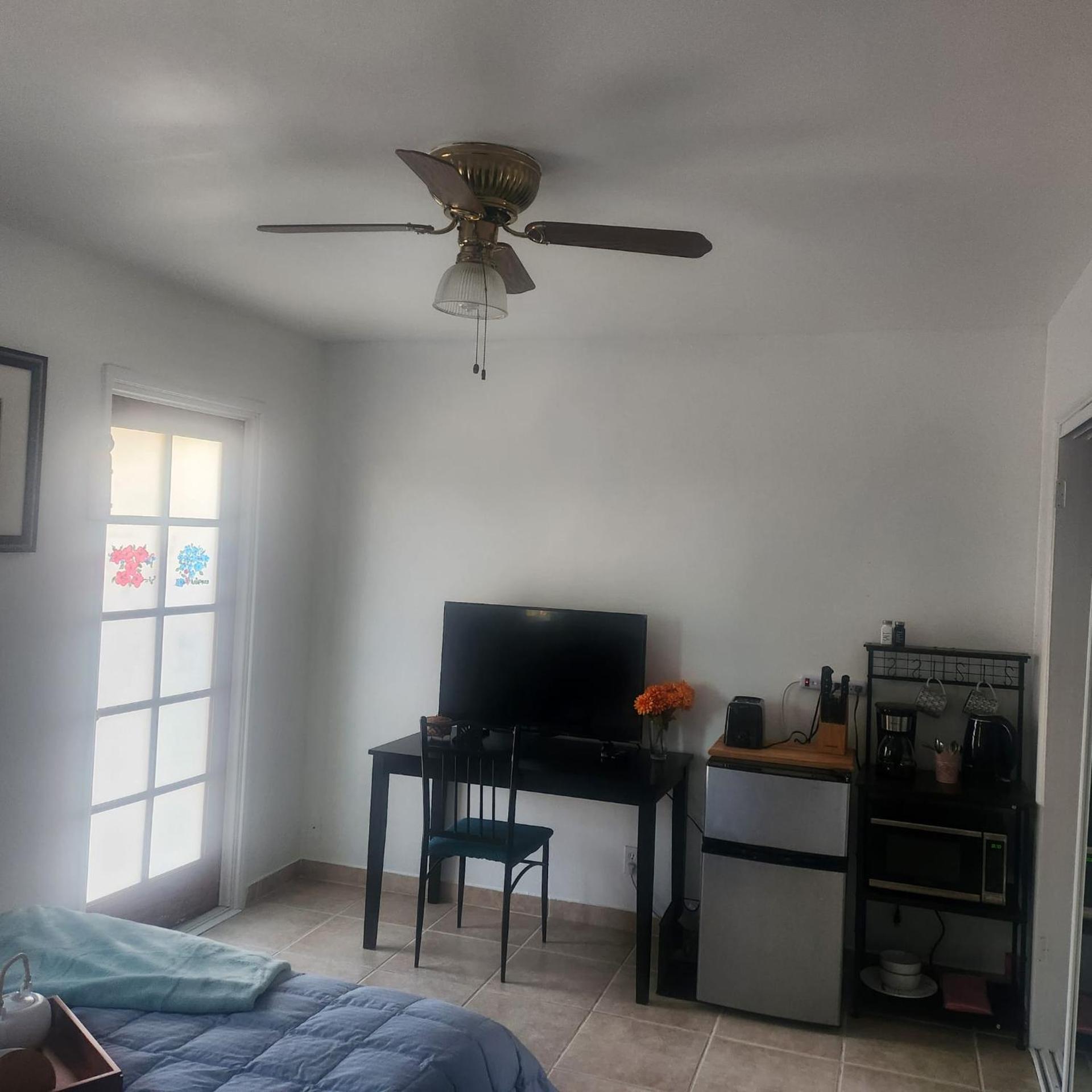 Cozy & Private Room in Goleta