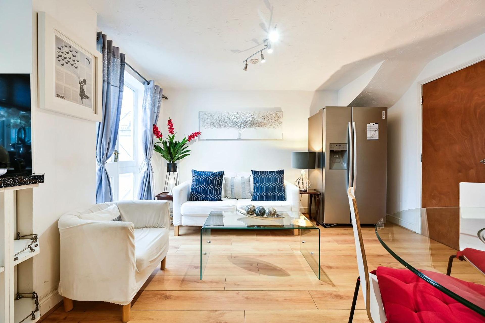 Communal lounge/ TV room