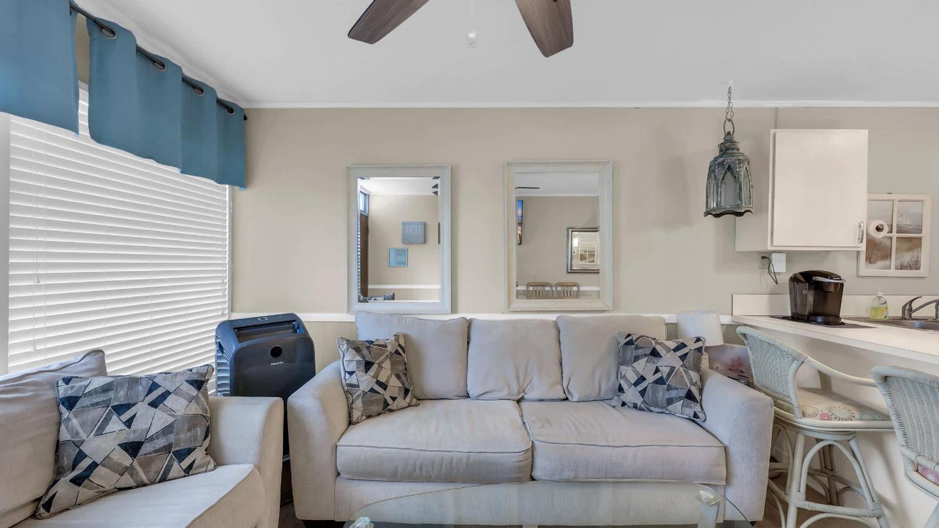 Ocean Blvd Paradise Steps to Beach w Pool and Grill