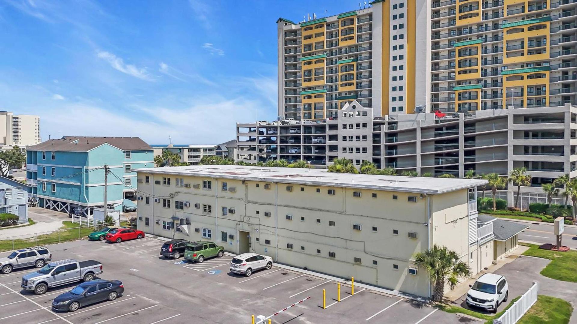 Ocean Blvd Paradise Steps to Beach w Pool and Grill
