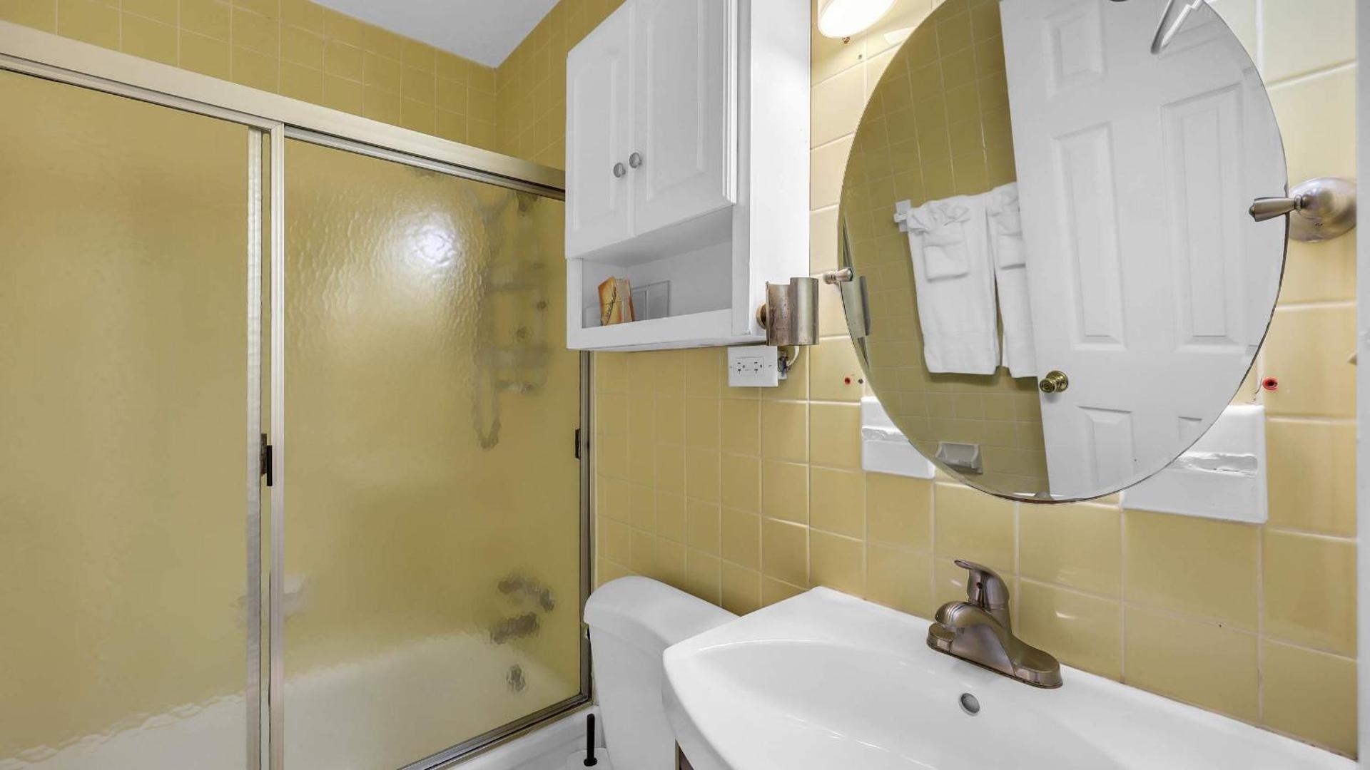 Ocean Blvd Paradise Steps to Beach w Pool and Grill