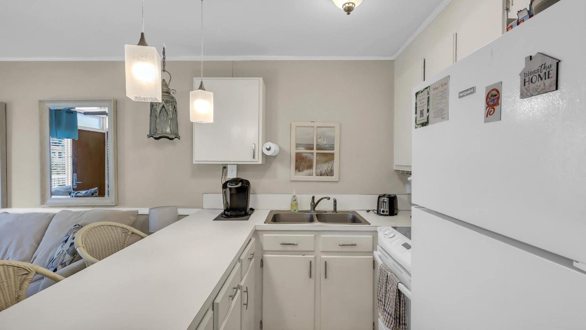 Ocean Blvd Paradise Steps to Beach w Pool and Grill