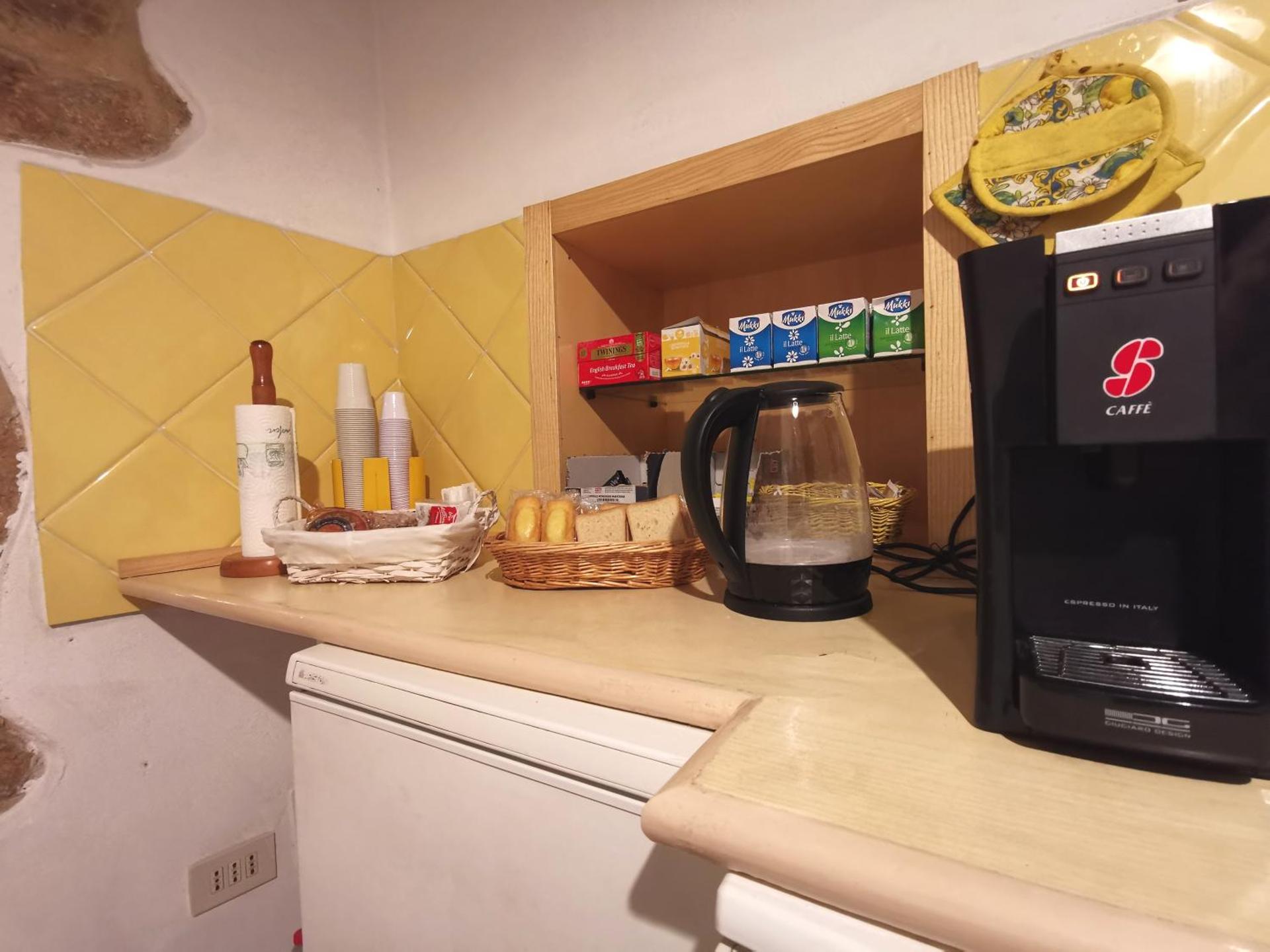 Coffee/tea facilities