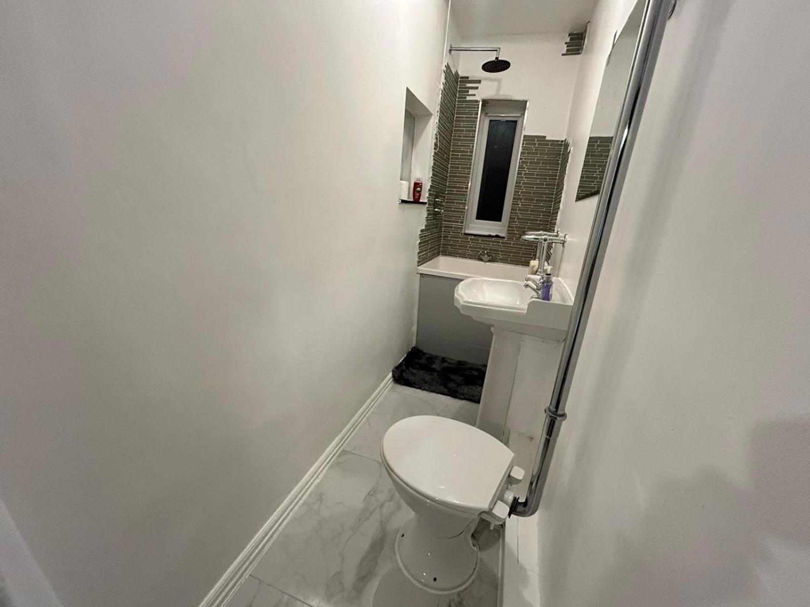 2 bedroom flat Wembley