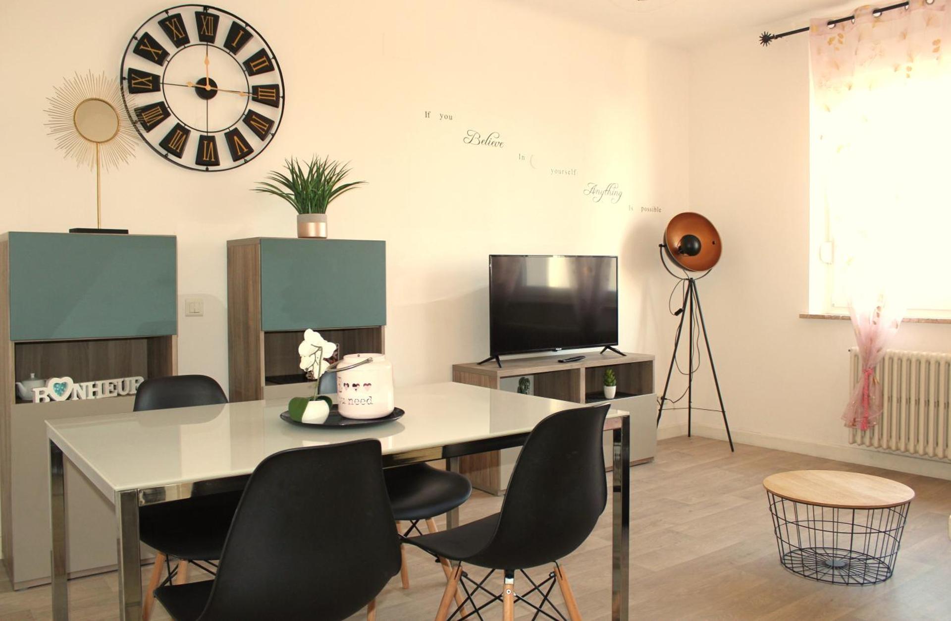 Communal lounge/ TV room