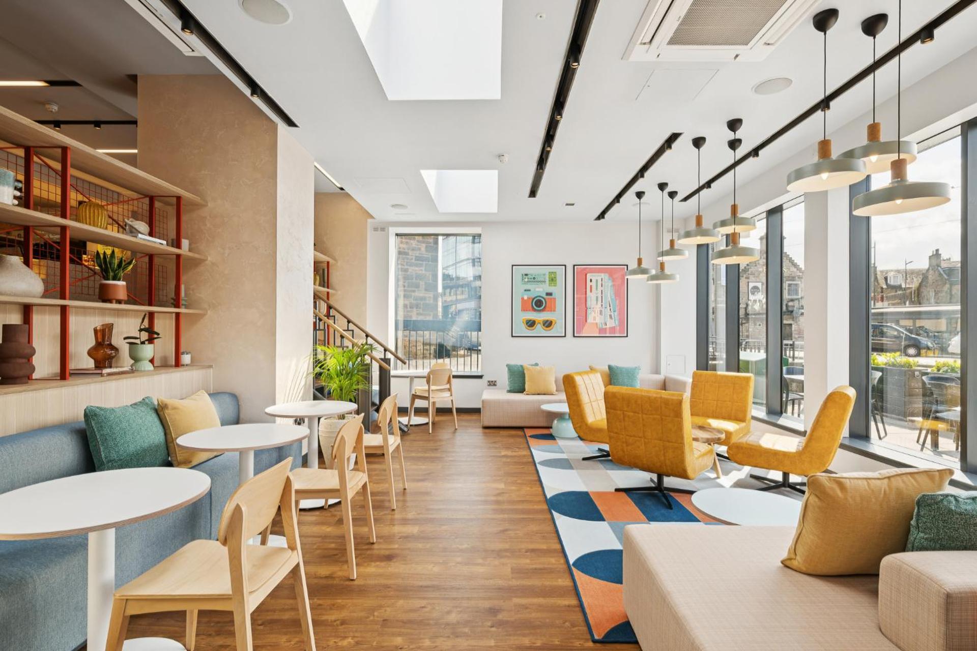 Communal lounge/ TV room