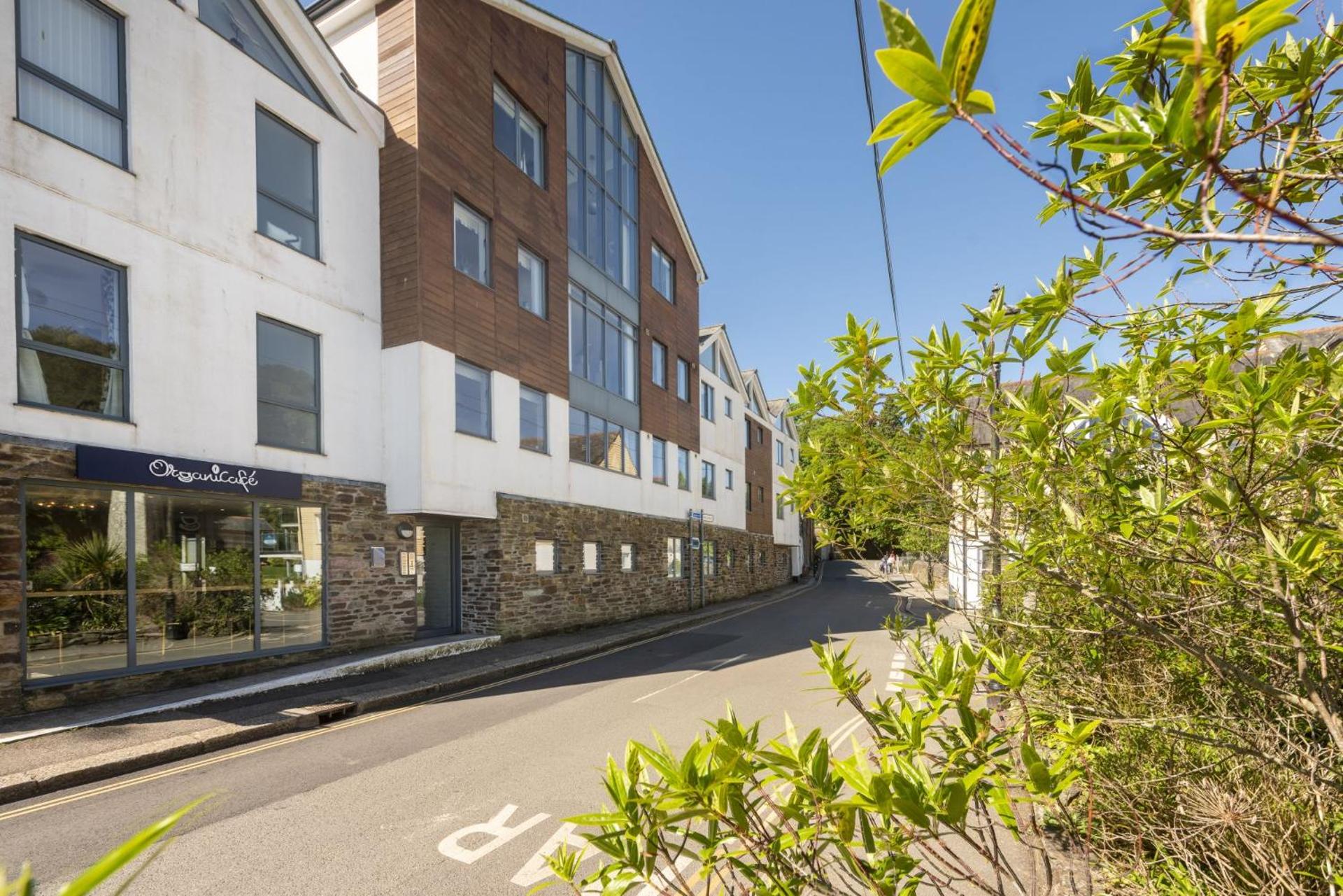 Landing View Fowey Penthouse