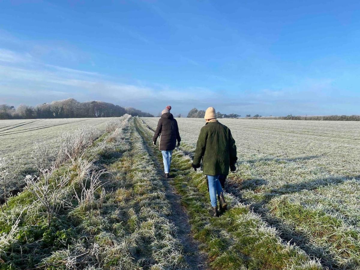 Lovely quiet cottage Sleeps 4 adults, 4 children, Dog Friendly