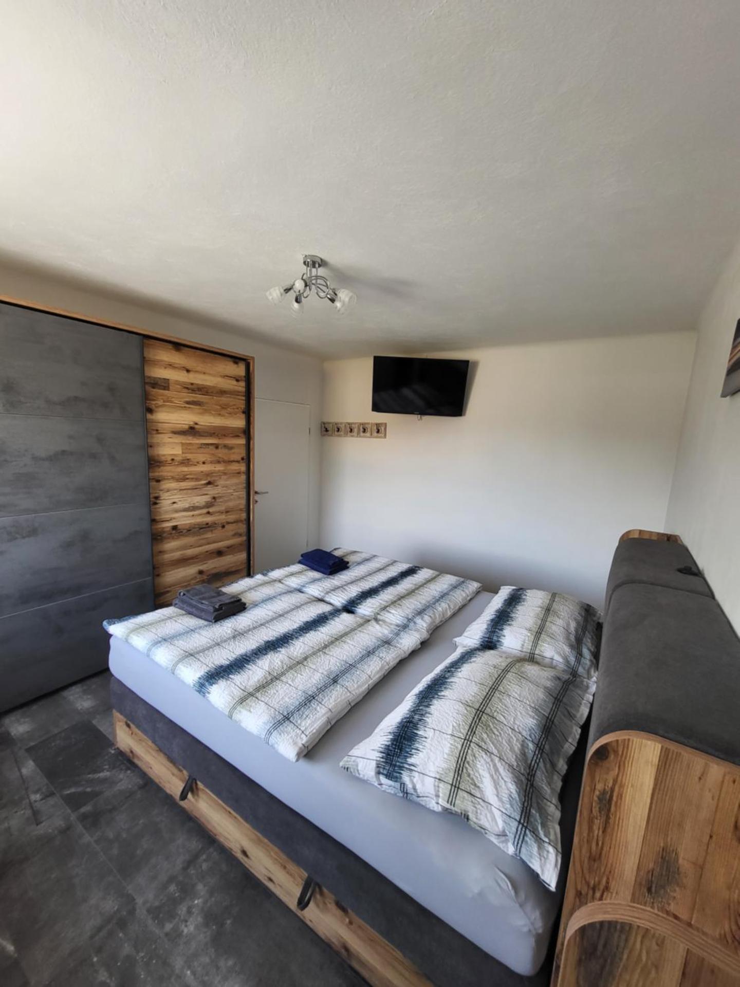 Apartment Karin, Eigener Eingang, 3 Schlafzimmer, Doppelcarport