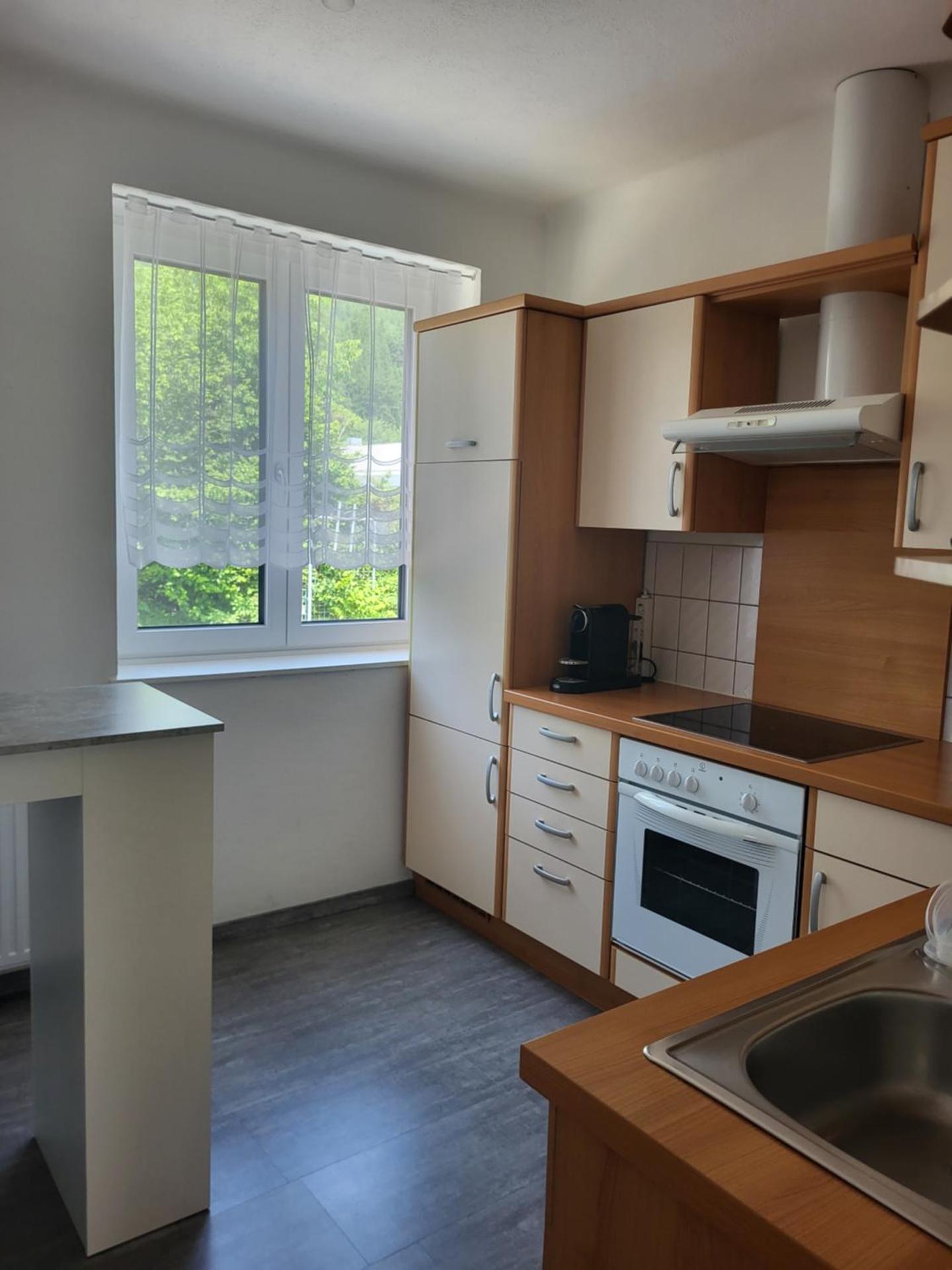 Apartment Karin, Eigener Eingang, 3 Schlafzimmer, Doppelcarport