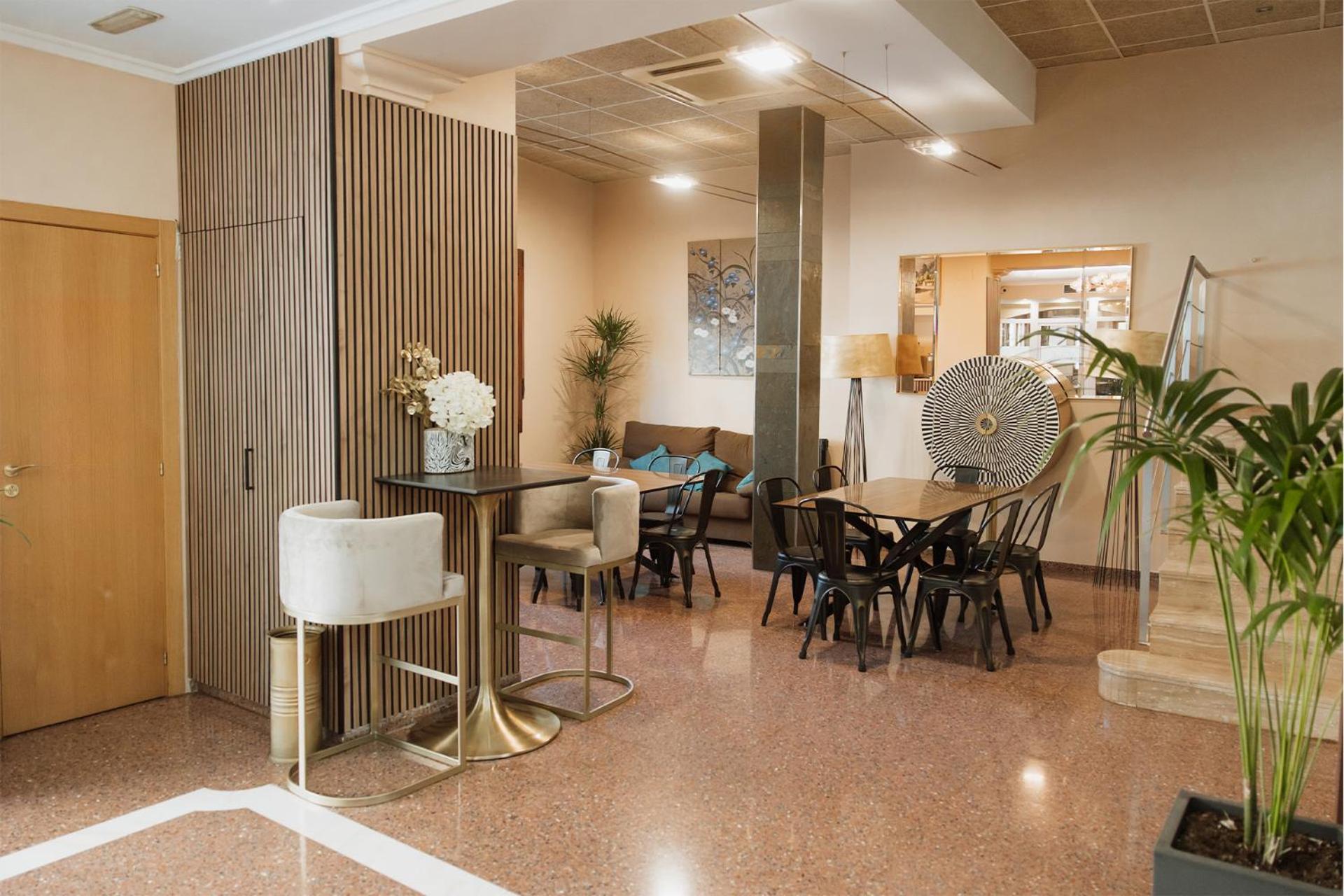 Communal lounge/ TV room